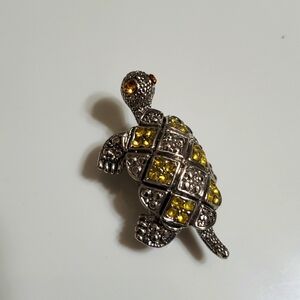 Turtle brooch vintage